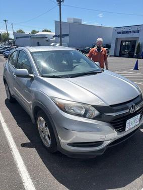 Lunar Silver Metallic 2017 Honda HR-V LX