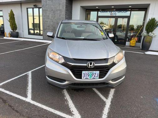 Lunar Silver Metallic 2017 Honda HR-V LX
