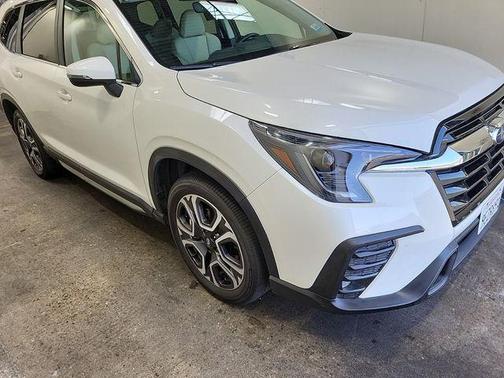 Crystal White Pearl 2023 Subaru Ascent Limited 7-Passenger