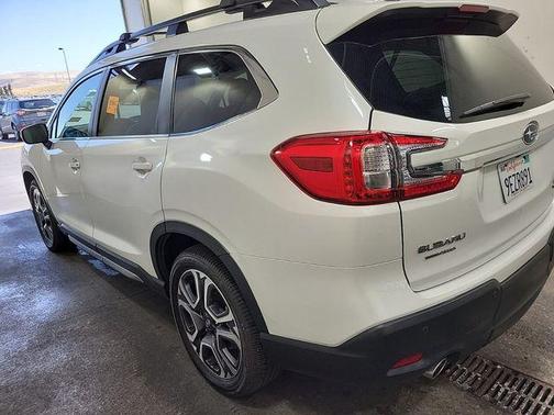 Crystal White Pearl 2023 Subaru Ascent Limited 7-Passenger