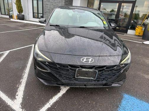 Phantom Black 2022 Hyundai ELANTRA SEL