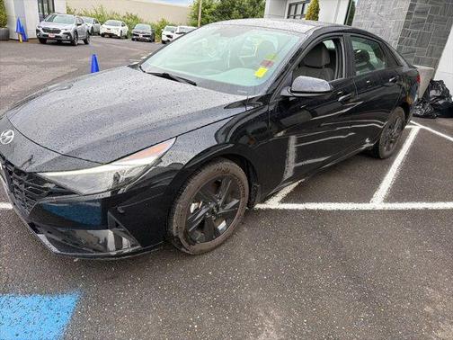Phantom Black 2022 Hyundai ELANTRA SEL
