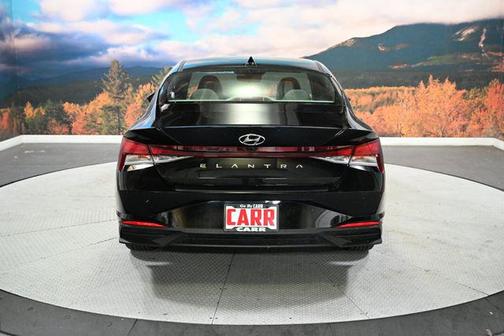Phantom Black 2022 Hyundai ELANTRA SEL