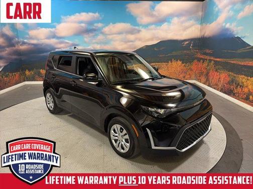Fusion Black 2025 Kia Soul LX