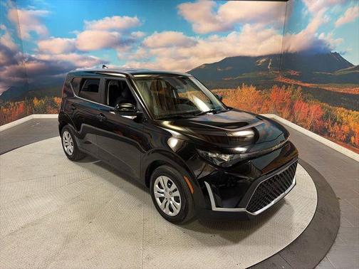 Fusion Black 2025 Kia Soul LX