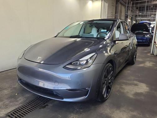 Midnight Silver Metallic 2022 Tesla Model Y Performance Dual Motor All-Wheel Drive