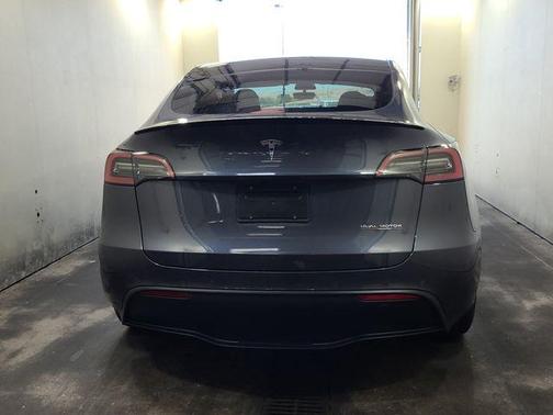 Midnight Silver Metallic 2022 Tesla Model Y Performance Dual Motor All-Wheel Drive