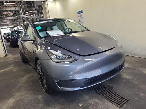 Midnight Silver Metallic 2022 Tesla Model Y Performance Dual Motor All-Wheel Drive