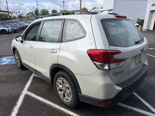 Crystal White Pearl 2021 Subaru Forester Base
