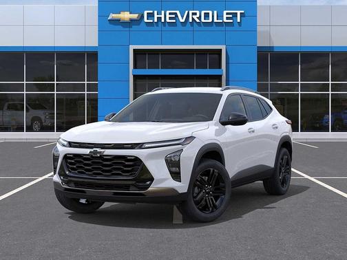Summit White 2026 Chevrolet Trax FWD ACTIV
