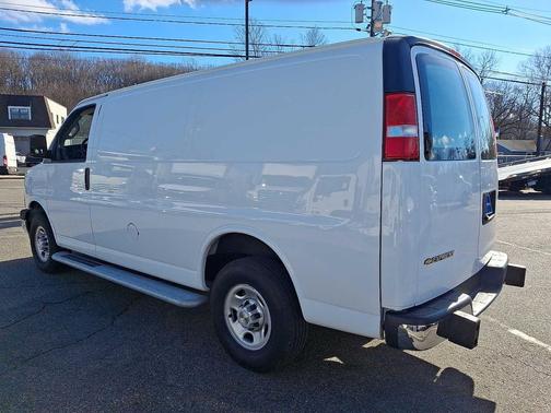 2024 Chevrolet Express 2500 RWD 2500 Regular Wheelbase WT