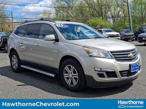 Champagne Silver Metallic 2016 Chevrolet Traverse 1LT