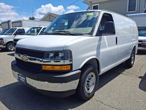 2025 Chevrolet Express 2500 RWD 2500 Regular Wheelbase WT