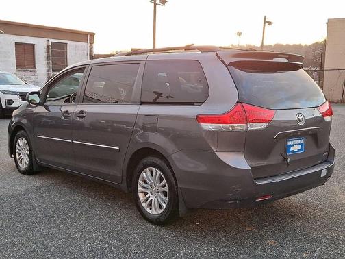2011 Toyota Sienna XLE