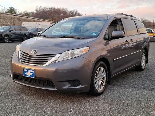 2011 Toyota Sienna XLE