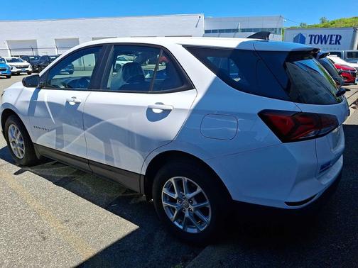 Summit White 2023 Chevrolet Equinox LS