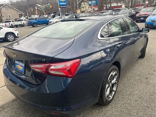 2022 Chevrolet Malibu FWD LT