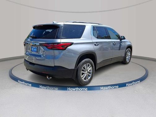 Sterling Gray Metallic 2023 Chevrolet Traverse LT Cloth