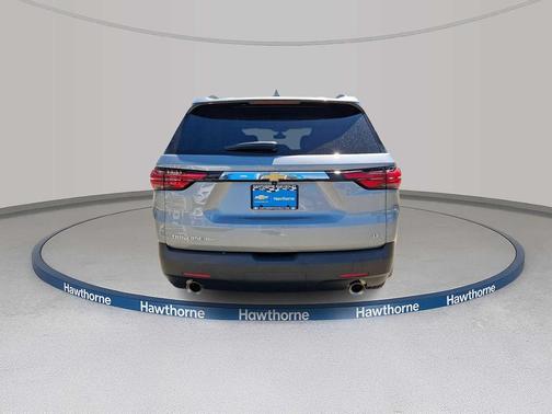 Sterling Gray Metallic 2023 Chevrolet Traverse LT Cloth