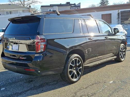 2024 Chevrolet Suburban RST