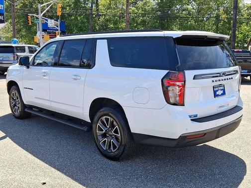 2022 Chevrolet Suburban 4WD Z71