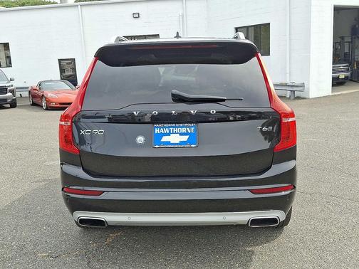 2016 Volvo XC90 T6 Momentum