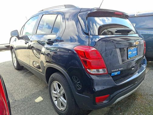 Midnight Blue Metallic 2022 Chevrolet Trax LT