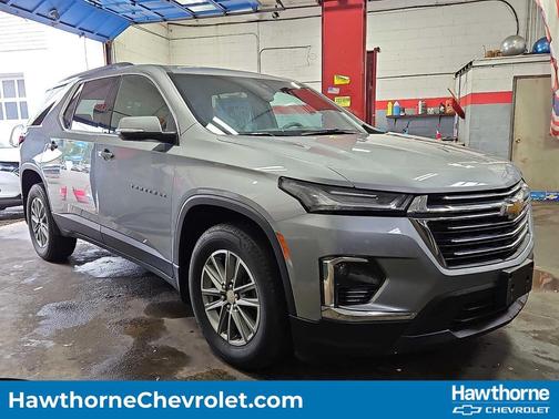 Sterling Gray Metallic 2023 Chevrolet Traverse LT Cloth