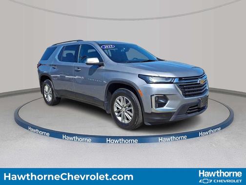 Sterling Gray Metallic 2023 Chevrolet Traverse LT Cloth