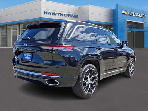2022 Jeep Grand Cherokee Summit