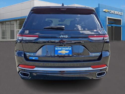 2022 Jeep Grand Cherokee Summit