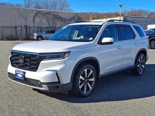 2023 Honda Pilot Touring 8-Passenger
