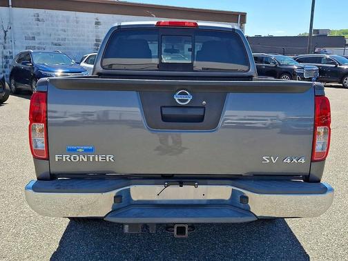 Gun Metallic 2017 Nissan Frontier SV
