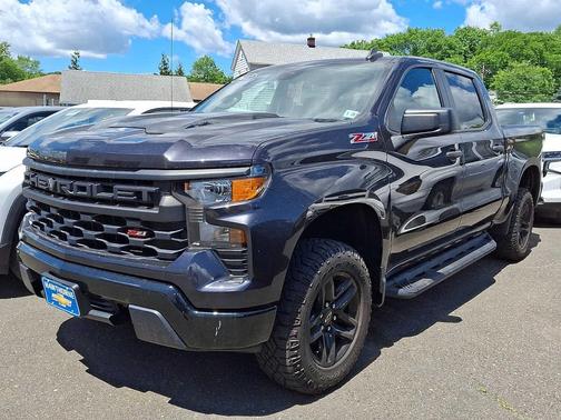 Dark Ash Metallic 2022 Chevrolet Silverado 1500 Custom Trail Boss