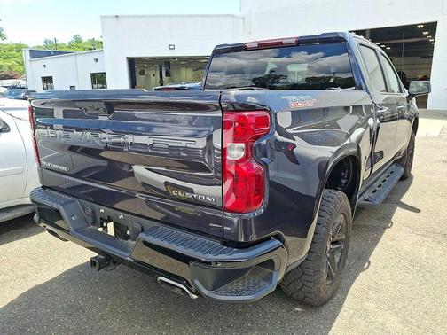Dark Ash Metallic 2022 Chevrolet Silverado 1500 Custom Trail Boss