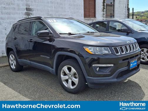 Diamond Black Crystal Pearlcoat 2019 Jeep Compass Latitude