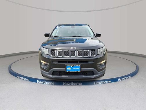 Diamond Black Crystal Pearlcoat 2019 Jeep Compass Latitude