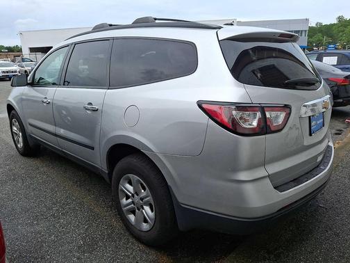 Silver Ice Metallic 2015 Chevrolet Traverse LS