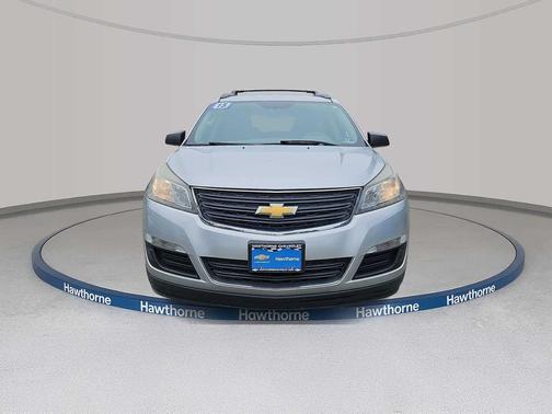 Silver Ice Metallic 2015 Chevrolet Traverse LS