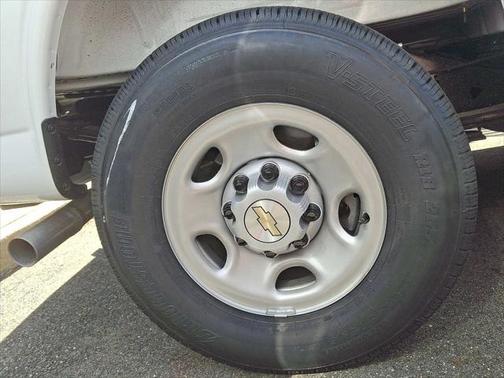 2025 Chevrolet Express 2500 RWD 2500 Regular Wheelbase WT