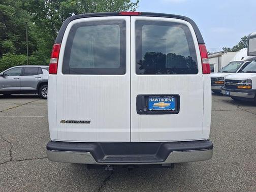 2025 Chevrolet Express 2500 RWD 2500 Regular Wheelbase WT