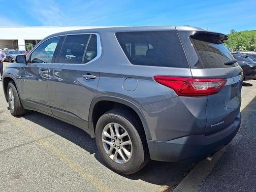 Satin Steel Metallic 2019 Chevrolet Traverse LS