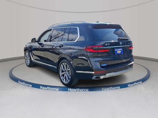 Black Sapphire Metallic 2024 BMW X7 xDrive40i
