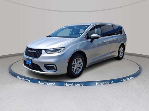 Silver Mist Clearcoat 2023 Chrysler Pacifica Touring L