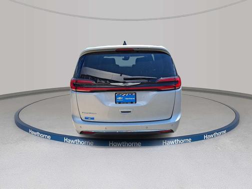 Silver Mist Clearcoat 2023 Chrysler Pacifica Touring L