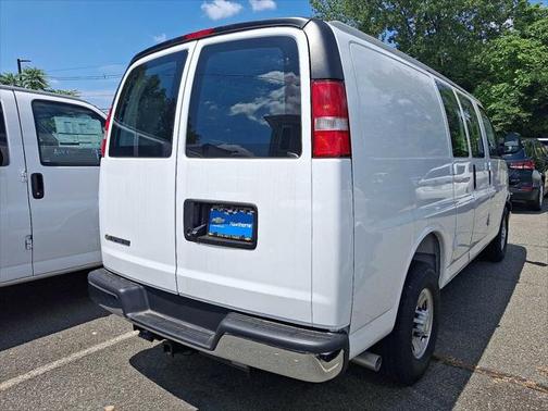 2025 Chevrolet Express 2500 RWD 2500 Regular Wheelbase WT