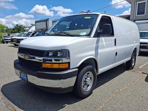 2025 Chevrolet Express 2500 RWD 2500 Regular Wheelbase WT