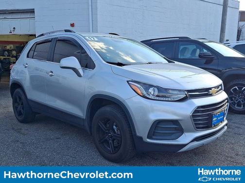 Silver Ice Metallic 2017 Chevrolet Trax LT