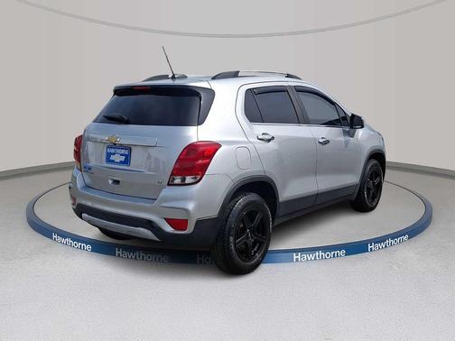 Silver Ice Metallic 2017 Chevrolet Trax LT