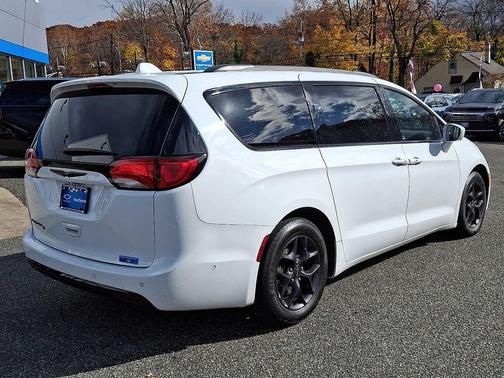 2020 Chrysler Pacifica Touring-L Plus